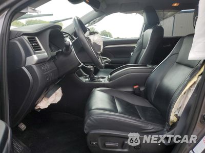Zdjęcie 7 z 15 samochodu: 2019 TOYOTA HIGHLANDER SE VIN:5TDJZRFH3KS712417 - miniatura
