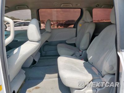 Zdjęcie 11 z 13 samochodu: 2012 TOYOTA SIENNA VIN:5TDZK3DC1CS228159 - miniatura