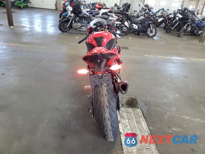 Czwarte zdjęcie samochodu z boku: 2020 BMW S 1000 RR VIN:WB10E2309LZJ28825 - miniatura