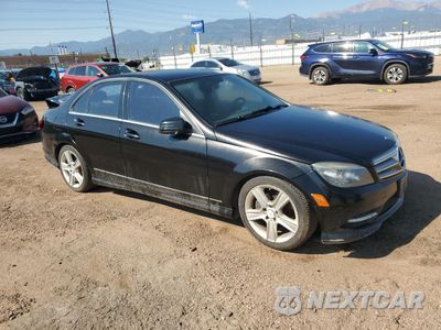 Czwarte zdjęcie samochodu z boku: 2011 MERCEDES-BENZ C 300 4MATIC VIN:WDDGF8BB2BR150285 - miniatura