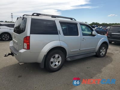 Trzecie zdjęcie samochodu z tyłu: 2001 NISSAN PATHFINDER LE VIN:5N1AR18W17C635919 - miniatura