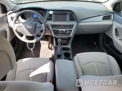 Zdjęcie 8 z 12 samochodu: 2017 HYUNDAI SONATA ECO VIN:5NPE24AA8HH495836 - miniatura