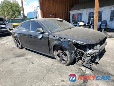 Czwarte zdjęcie samochodu z boku: 2013 AUDI S4 PREMIUM PLUS VIN:WAUBGAFL2DA144965 - miniatura
