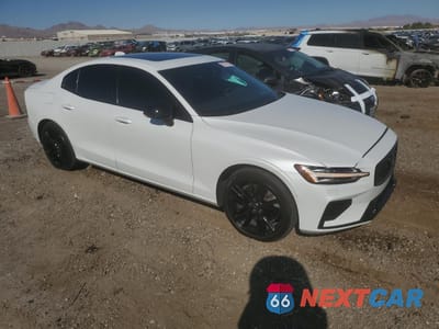 Czwarte zdjęcie samochodu z boku: 2024 VOLVO S60 ULTIMATE VIN:7JRH60FJ1RG306986 - miniatura