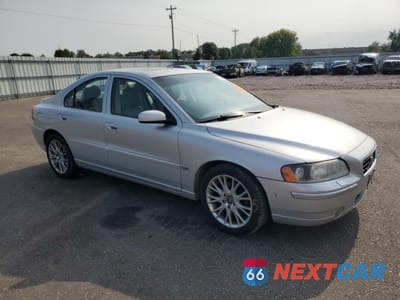 Czwarte zdjęcie samochodu z boku: 2005 VOLVO S60 T5 VIN:YV1RS547552456510 - miniatura