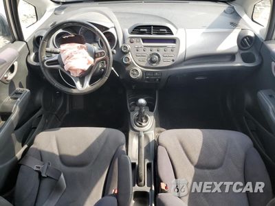 Zdjęcie 8 z 13 samochodu: 2011 HONDA FIT SPORT VIN:JHMGE8G52BC000775 - miniatura
