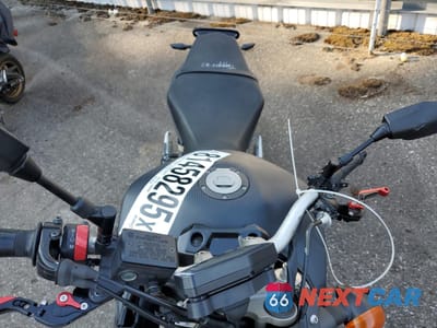 Piąte zdjęcie samochodu w środku: 2015 YAMAHA FZ09 C VIN:JYARN33Y4FA001596 - miniatura