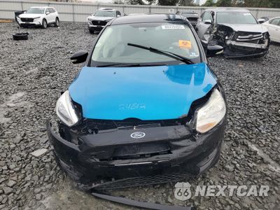 Piąte zdjęcie samochodu w środku: 2016 FORD FOCUS SE VIN:1FADP3K25GL228216 - miniatura