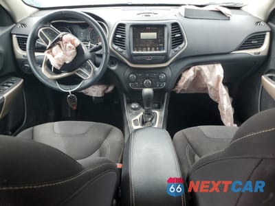 Zdjęcie 8 z 13 samochodu: 2017 JEEP CHEROKEE LATITUDE VIN:1C4PJMCB4HW584301 - miniatura