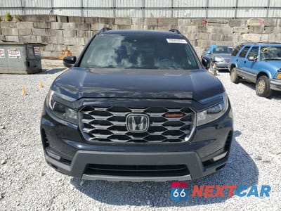 Piąte zdjęcie samochodu w środku: 2023 HONDA PASSPORT TRAIL SPORT VIN:5FNYF8H61PB030838 - miniatura