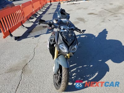 Drugie zdjęcie samochodu z przodu: 2018 BMW S 1000 R VIN:WB10D6208JZ762183 - miniatura