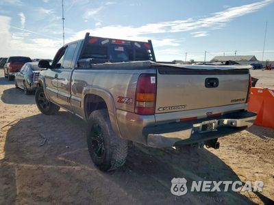 Drugie zdjęcie samochodu z przodu: 2000 CHEVROLET SILVERADO K1500 VIN:1GCEK19T1YZ332748 - miniatura