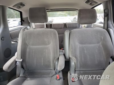 Zdjęcie 10 z 13 samochodu: 2004 TOYOTA SIENNA CE VIN:5TDZA23C24S192336 - miniatura