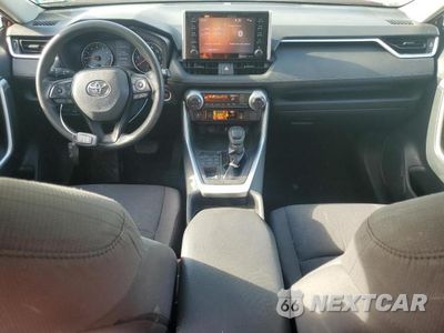 Zdjęcie 8 z 13 samochodu: 2019 TOYOTA RAV4 XLE VIN:JTMP1RFVXKD011070 - miniatura