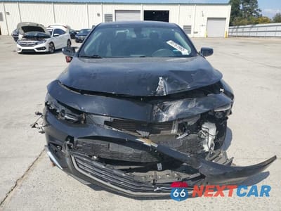 Piąte zdjęcie samochodu w środku: 2018 CHEVROLET MALIBU LT VIN:1G1ZD5ST6JF180723 - miniatura