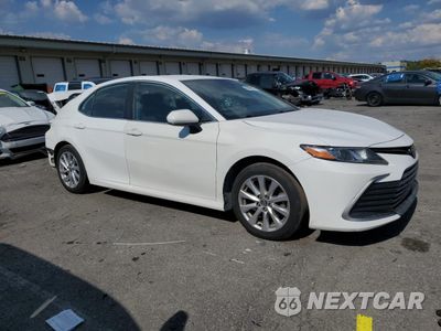 Czwarte zdjęcie samochodu z boku: 2021 TOYOTA CAMRY LE VIN:4T1C11AK4MU555351 - miniatura
