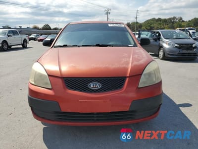 Piąte zdjęcie samochodu w środku: 2008 KIA RIO BASE VIN:KNADE123186308638 - miniatura