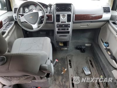 Zdjęcie 8 z 14 samochodu: 2010 CHRYSLER TOWN & COUNTRY TOURING VIN:2A4RR5D16AR412762 - miniatura