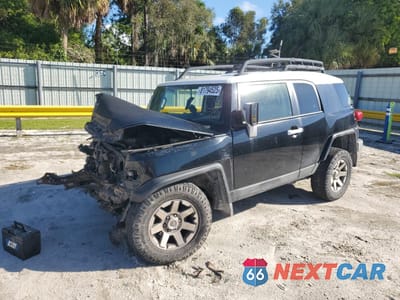 2014 TOYOTA FJ CRUISER JTEZU4BF6EK013735 - główne zdjęcie licytacji z USA - miniatura