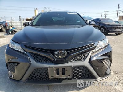 Piąte zdjęcie samochodu w środku: 2020 TOYOTA CAMRY SE VIN:4T1G11AK6LU877277 - miniatura
