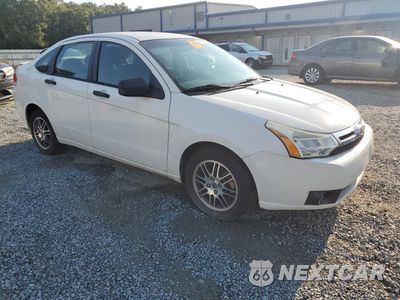 Czwarte zdjęcie samochodu z boku: 2010 FORD FOCUS SE VIN:1FAHP3FN0AW285886 - miniatura