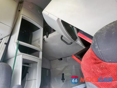 Zdjęcie 6 z 10 samochodu: 2006 VOLVO VN VNL VIN:4V4NC9GH96N398029 - miniatura