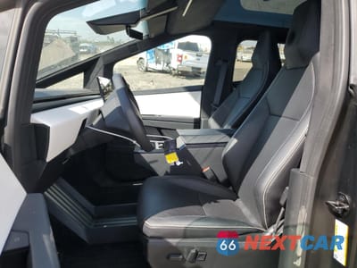 Zdjęcie 7 z 15 samochodu: 2024 TESLA CYBERTRUCK VIN:7G2CEHED5RA012985 - miniatura