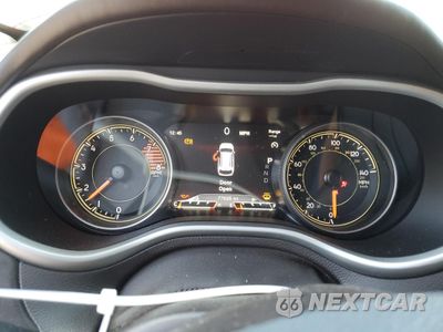 Zdjęcie 9 z 17 samochodu: 2017 JEEP CHEROKEE OVERLAND VIN:1C4PJLJS7HW511047 - miniatura
