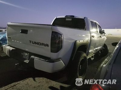 Trzecie zdjęcie samochodu z tyłu: 2016 TOYOTA TUNDRA CREWMAX SR5 VIN:5TFDW5F19GX509843 - miniatura