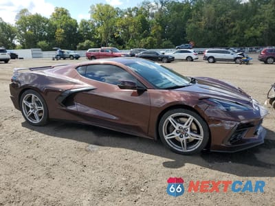 Czwarte zdjęcie samochodu z boku: 2023 CHEVROLET CORVETTE STINGRAY 2LT VIN:1G1YB2D49P5126529 - miniatura