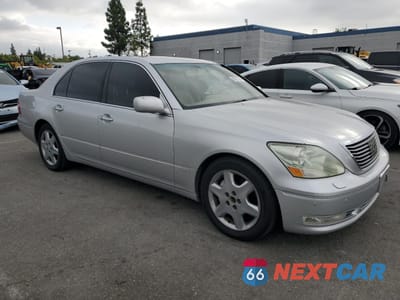 Czwarte zdjęcie samochodu z boku: 2004 LEXUS LS 430 VIN:JTHBN36F140171156 - miniatura