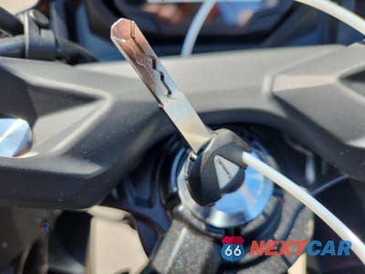 Zdjęcie 8 z 10 samochodu: 2025 KAWASAKI EX650 R VIN:ML5EXER11SDAF6513 - miniatura