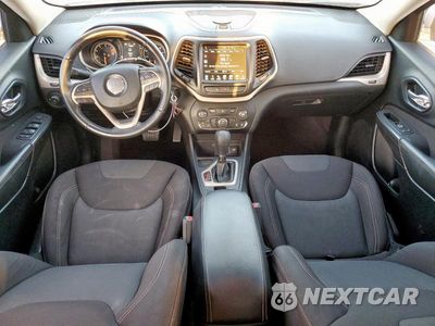 Zdjęcie 8 z 13 samochodu: 2017 JEEP CHEROKEE LATITUDE VIN:1C4PJLCB2HW534961 - miniatura