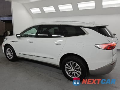 Drugie zdjęcie samochodu z przodu: 2022 BUICK ENCLAVE PREMIUM VIN:5GAEVBKW0NJ155302 - miniatura