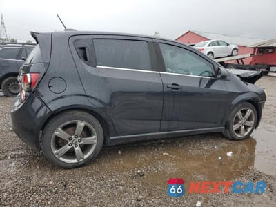 Trzecie zdjęcie samochodu z tyłu: 2015 CHEVROLET SONIC RS VIN:1G1JG6SB7F4132927 - miniatura
