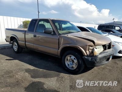 Czwarte zdjęcie samochodu z boku: 2002 GMC SONOMA VIN:1GTCS195328124683 - miniatura