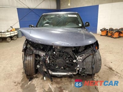 Piąte zdjęcie samochodu w środku: 2025 LAND ROVER RANGE ROVER SE VIN:SALKP9F44SA274763 - miniatura