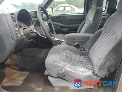 Zdjęcie 7 z 14 samochodu: 1999 CHEVROLET S TRUCK S10 VIN:1GCDT19X2XK167568 - miniatura