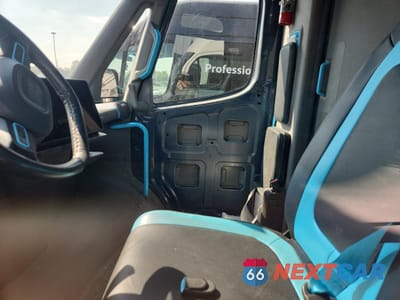 Zdjęcie 7 z 12 samochodu: 2022 RIVIAN EDV 700 VIN:7FCEHDB72NN005205 - miniatura