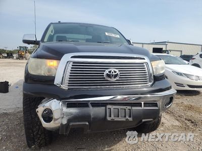 Piąte zdjęcie samochodu w środku: 2010 TOYOTA TUNDRA CREWMAX LIMITED VIN:5TFHW5F1XAX135588 - miniatura