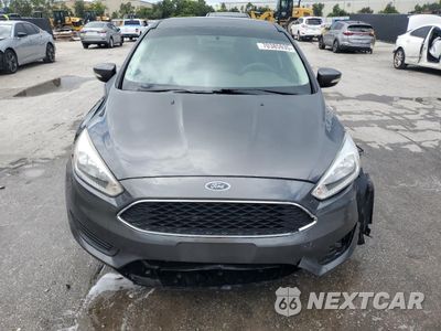 Piąte zdjęcie samochodu w środku: 2017 FORD FOCUS SE VIN:1FADP3F23HL297742 - miniatura