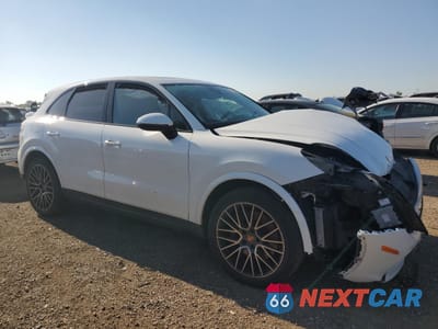 Czwarte zdjęcie samochodu z boku: 2021 PORSCHE CAYENNE VIN:WP1AA2AY8MDA02187 - miniatura