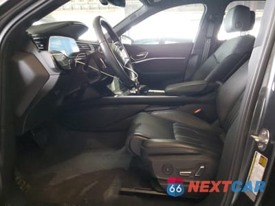 Zdjęcie 7 z 14 samochodu: 2019 AUDI E-TRON PRESTIGE VIN:WA1VAAGE3KB006077 - miniatura