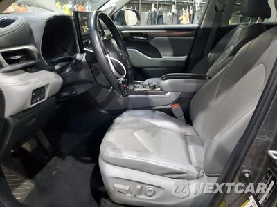 Zdjęcie 7 z 17 samochodu: 2023 TOYOTA HIGHLANDER L VIN:5TDKDRBH1PS016509 - miniatura