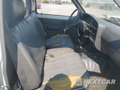 Zdjęcie 10 z 12 samochodu: 1991 TOYOTA PICKUP 1/2 TON SHORT WHEELBASE VIN:JT4RN81AXM0064230 - miniatura