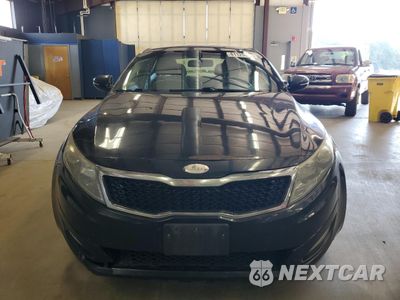 Piąte zdjęcie samochodu w środku: 2013 KIA OPTIMA LX VIN:5XXGM4A75DG188380 - miniatura