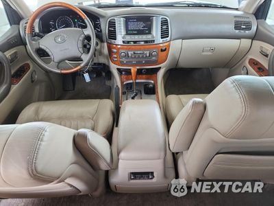 Zdjęcie 8 z 13 samochodu: 2005 LEXUS LX 470 VIN:JTJHT00W453550321 - miniatura