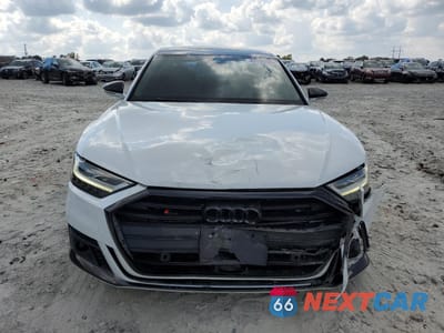 Piąte zdjęcie samochodu w środku: 2020 AUDI S8 VIN:WAU8SAF80LN003369 - miniatura