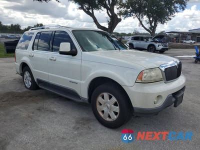 Czwarte zdjęcie samochodu z boku: 2004 LINCOLN AVIATOR VIN:5LMEU68H94ZJ14743 - miniatura