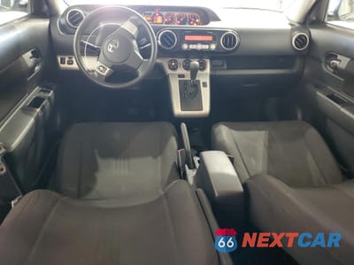 Zdjęcie 8 z 12 samochodu: 2008 TOYOTA SCION XB VIN:JTLKE50E381021292 - miniatura